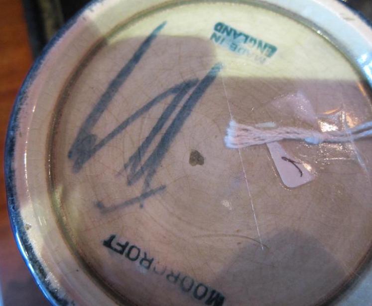 Top Quality Mid Victorian Silver Engraved Teapot - Image 2