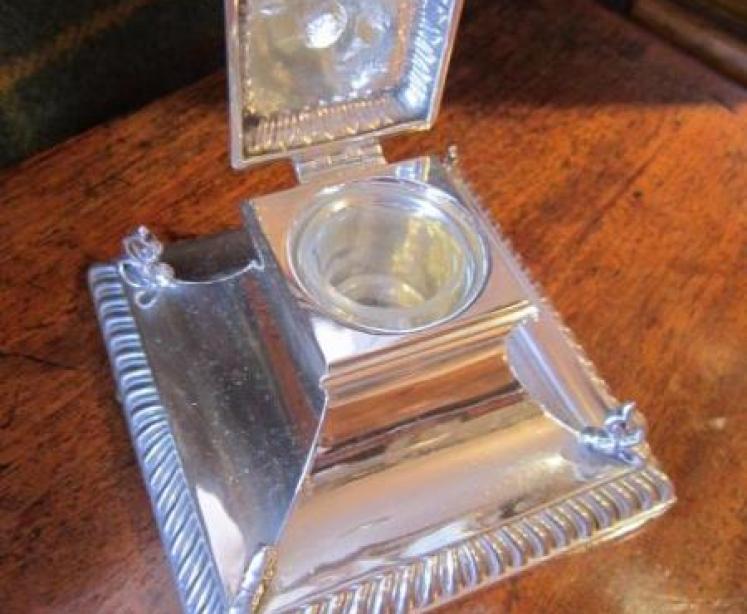 Top Quality Mid Victorian Silver Engraved Teapot - Image 3