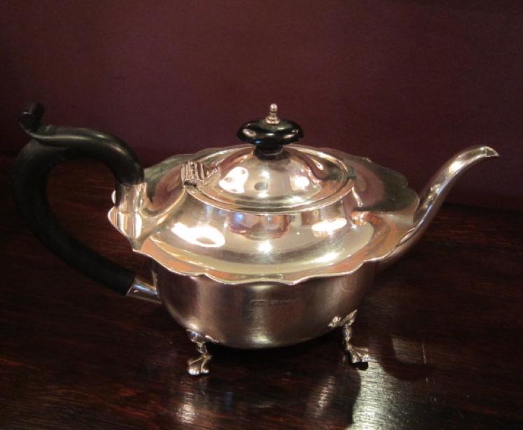 Rare Mouseman Oak Table Lighter - Image 4