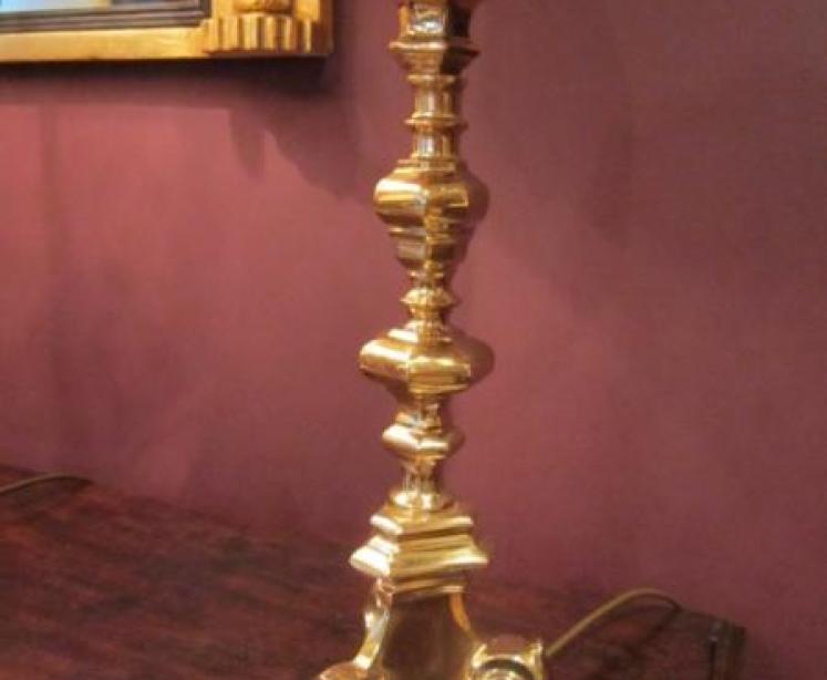 Rare Victorian Single Bottle Tantalus - Image 4