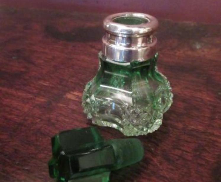 Period Early Georgian Oak Gateleg Table - Image 4