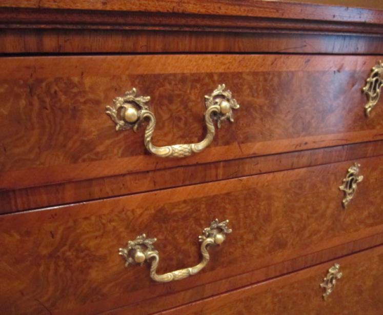 Stunning Pair of Victorian Figured Walnut Bedside Cabinets - Image 2