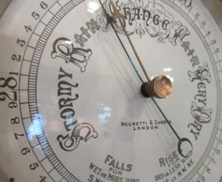 Superb Georgian Oak Panelled Lambing Armchair - Image 3