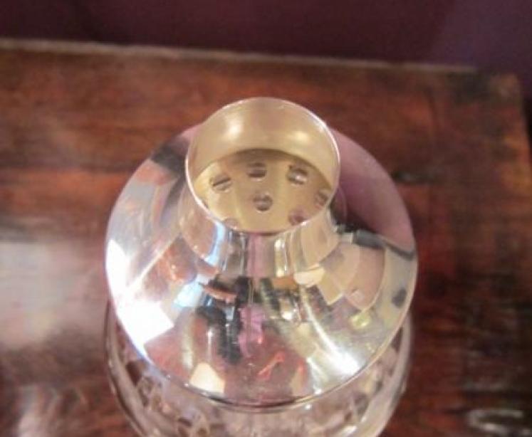 Stunning Moorcroft Spanish Twin Handled Vase - Image 3