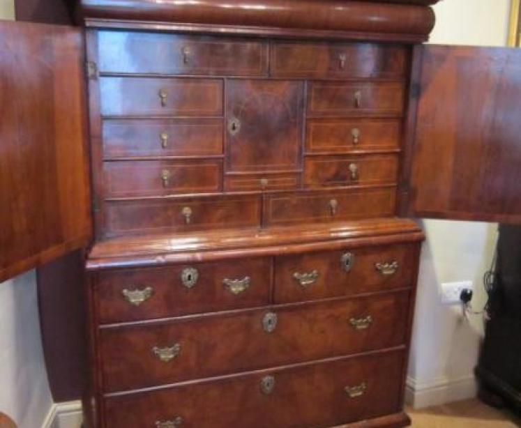 Stunning Victorian Amboyna Inlaid Drinks Cabinet - Image 2