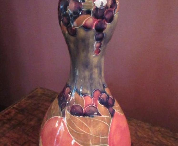 Very Comfortable Victorian Two Seater Settee - Image 2