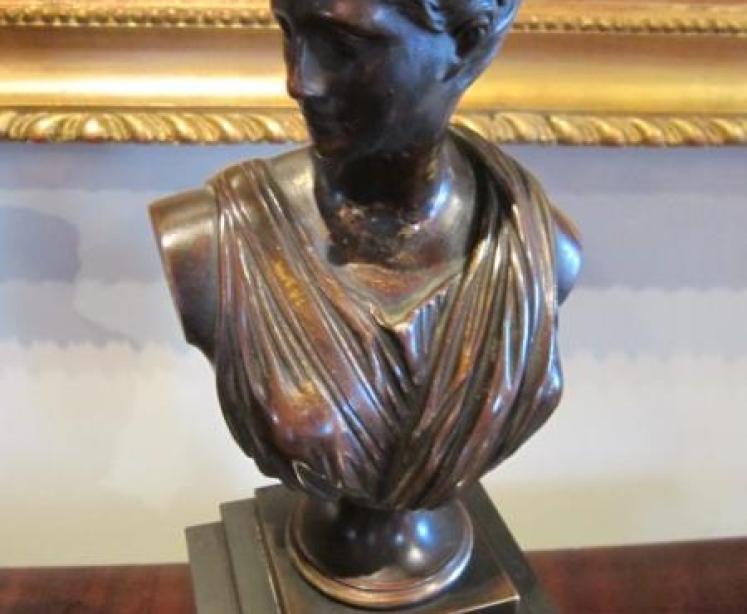 Fine William & Mary Period Walnut Chest - Image 4