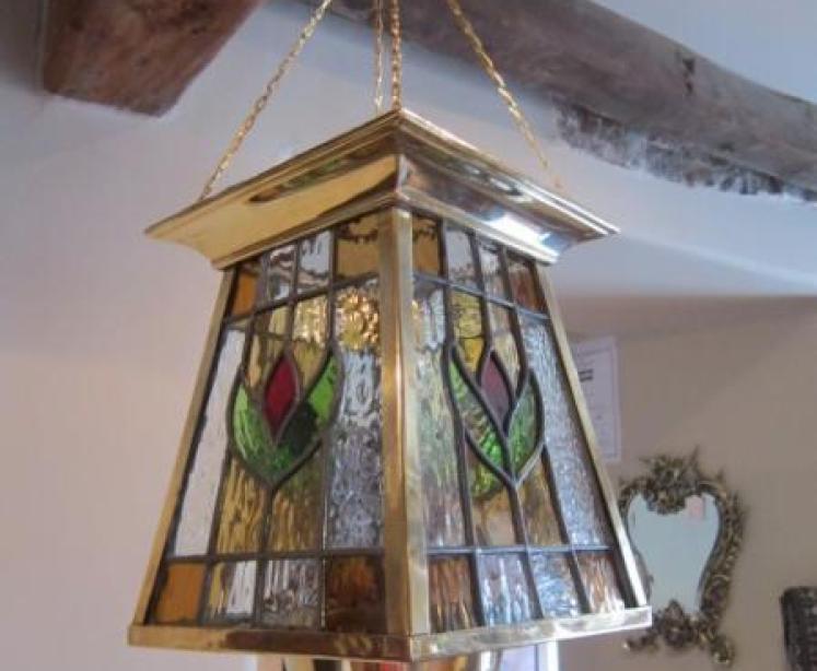 'Squirrelman' Polished Oak Book Rack - Image 4