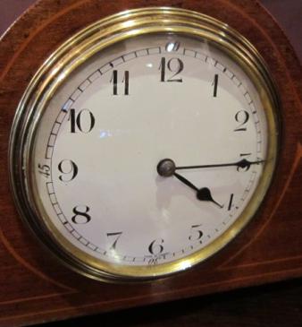 Early Victorian Antique Yew Low Back Windsor Armchair