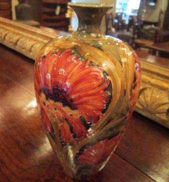 Superb McIntyre Moorcroft Chrysantheum Vase