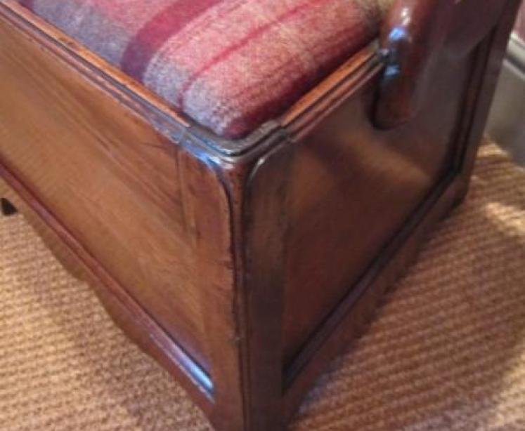 Elegant George II Elm Box Armchair - Image 2