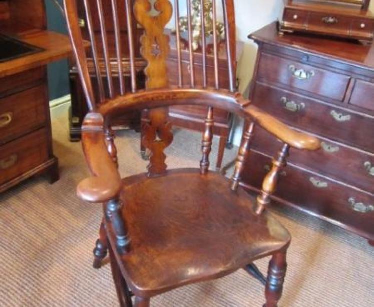Early Victorian Broad Arm Windsor Armchair - Image 1