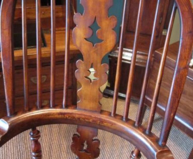 Early Victorian Broad Arm Windsor Armchair - Image 2