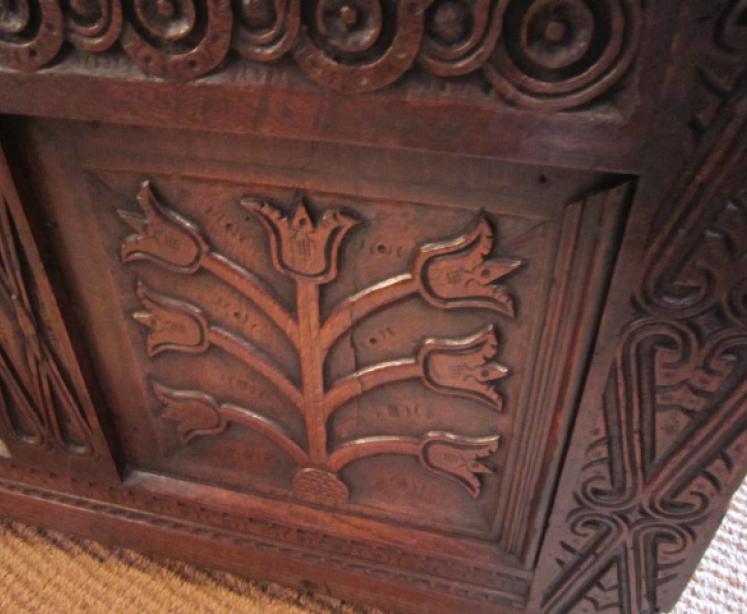 Superb Early 18th Century Tulip Carved Coffer - Image 2