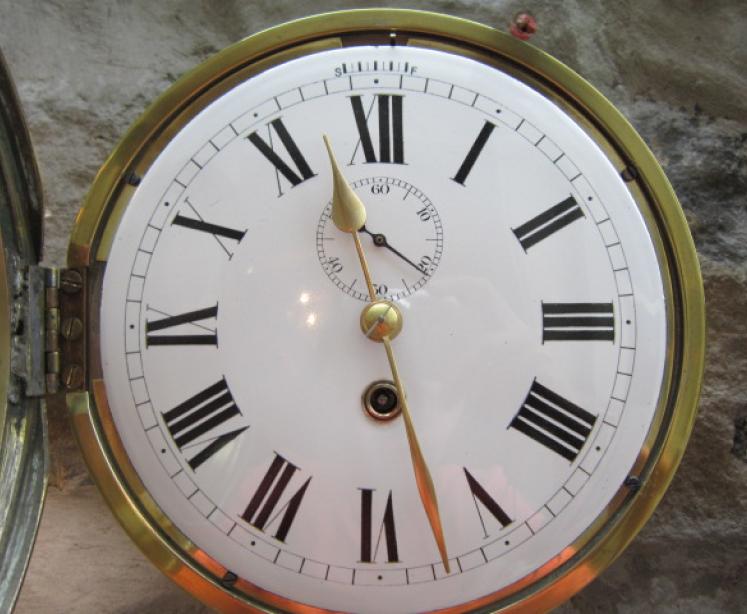Superb Victorian Brass Convex Ships Clock - Image 3