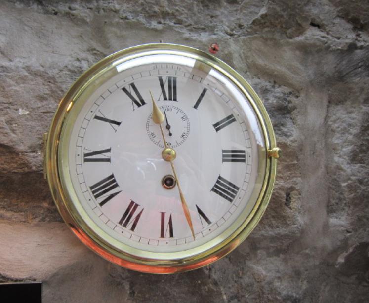 Superb Victorian Brass Convex Ships Clock - Image 5