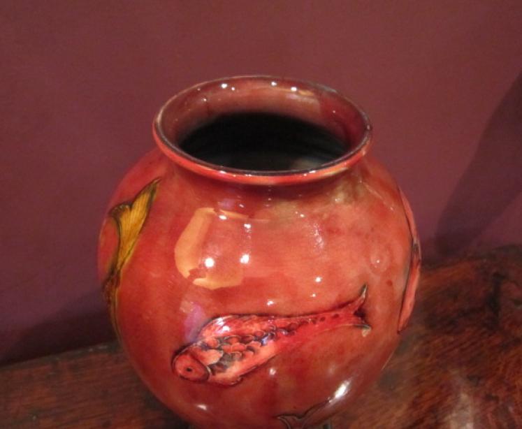 Stunning & Rare Moorcroft Flambe Fishes Vase - Image 3