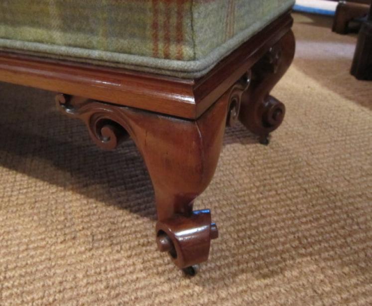 Superb Victorian Mahogany Upholstered Ottoman - Image 2