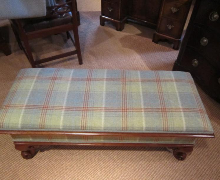Superb Victorian Mahogany Upholstered Ottoman - Image 3