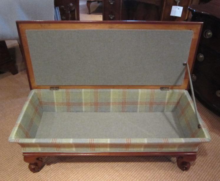 Superb Victorian Mahogany Upholstered Ottoman - Image 4