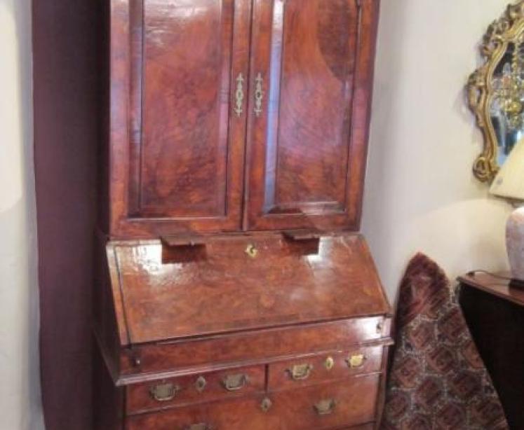 Stunning George I Period Walnut Bureau Bookcase - Image 1