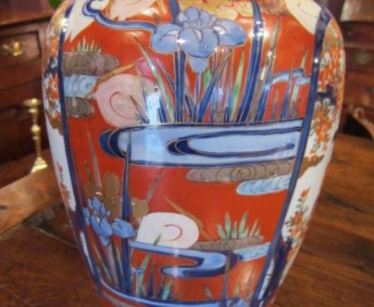 Superb Pair of 19th Century Porcelain Japanese Vases - Image 4