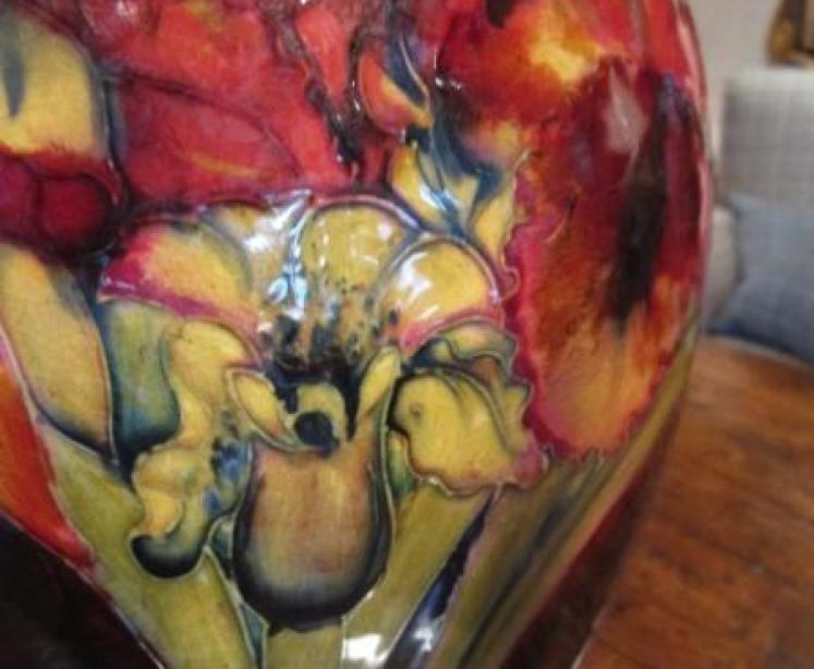 Wonderful Moorcroft Flambe Slipper Orchid Vase - Image 2