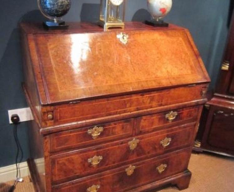 Stunning George I Figured Walnut Inlaid Bureau - Image 1