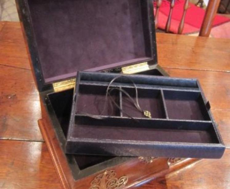 Victorian Burr Walnut Casket Jewellery Box - Image 3