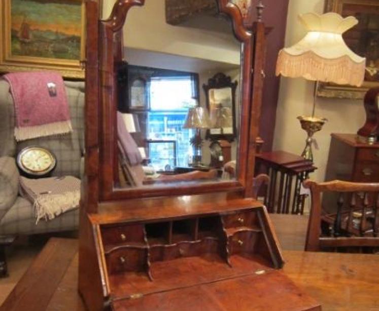 Fine George I Period Walnut Bureau Toilet Mirror - Image 1