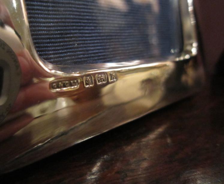 Pair of Matching Edwardian Silver Photo Frames - Image 3