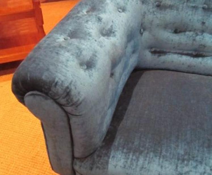 Fabulous Mid Victorian Upholstered Chesterfield - Image 4