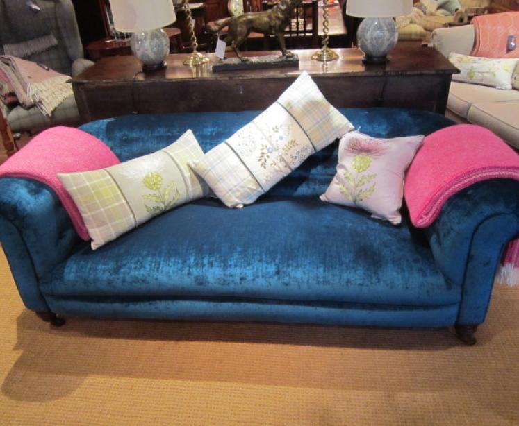 Fabulous Mid Victorian Upholstered Chesterfield - Image 5