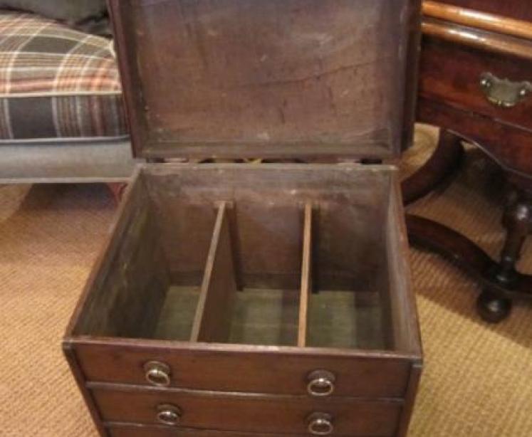 Superb George II Perid Oak 'Box' Cofffer - Image 4
