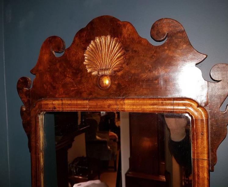Superior George III Period Burr Wanut Mirror - Image 3
