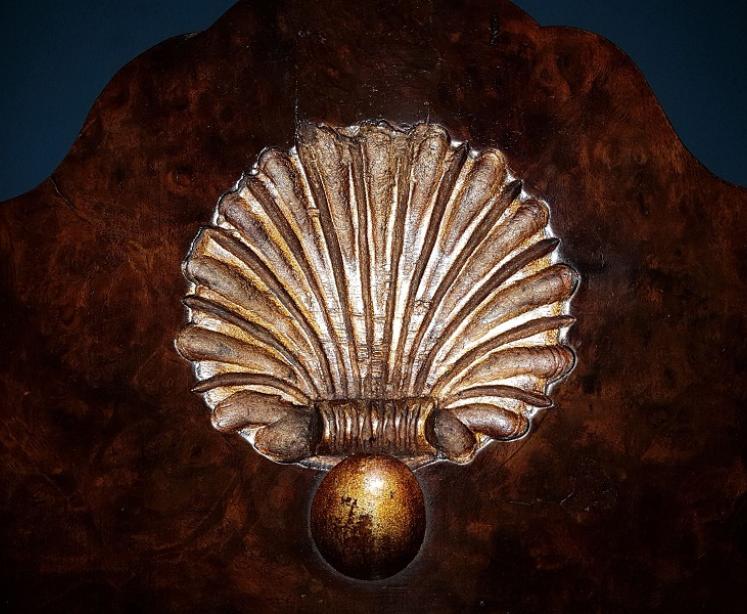 Superior George III Period Burr Wanut Mirror - Image 4