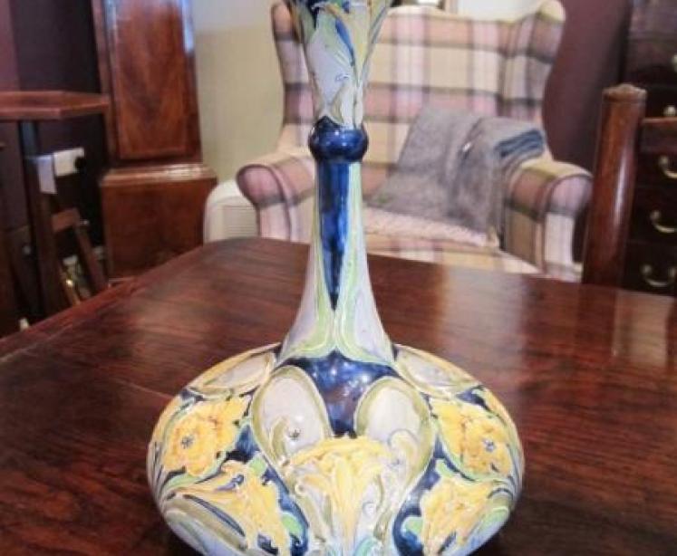 Art Nouveau McIntyre Moorcroft Daffodil Vase - Image 1