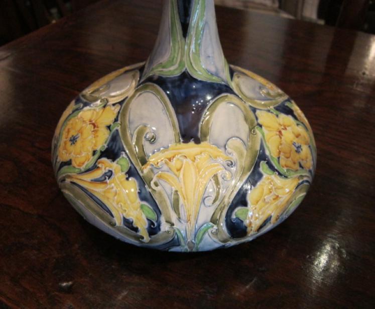 Art Nouveau McIntyre Moorcroft Daffodil Vase - Image 2