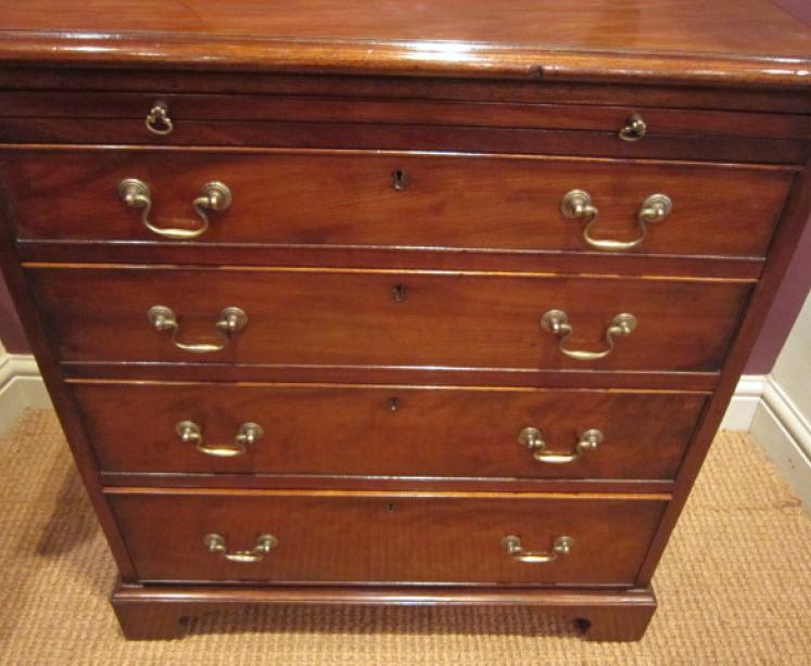 Superior George III Style Bachelors Chest - Image 3
