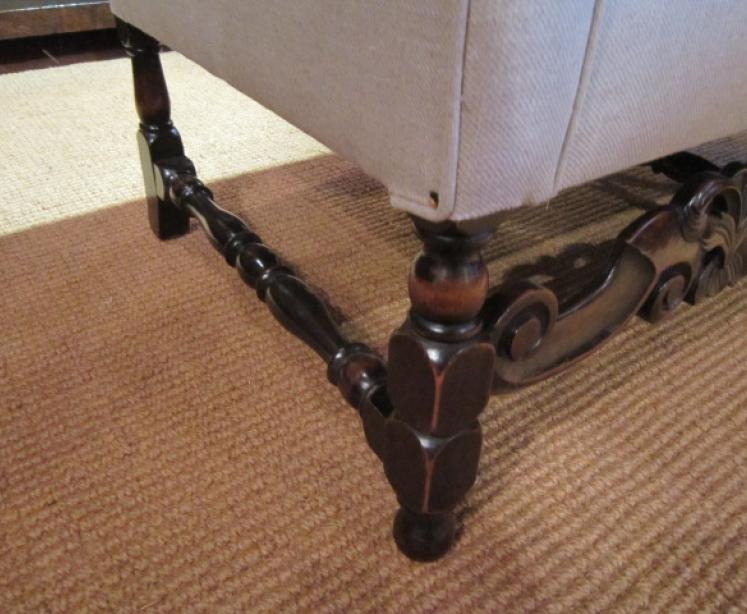 Very Comfortable Victorian Two Seater Settee - Image 3