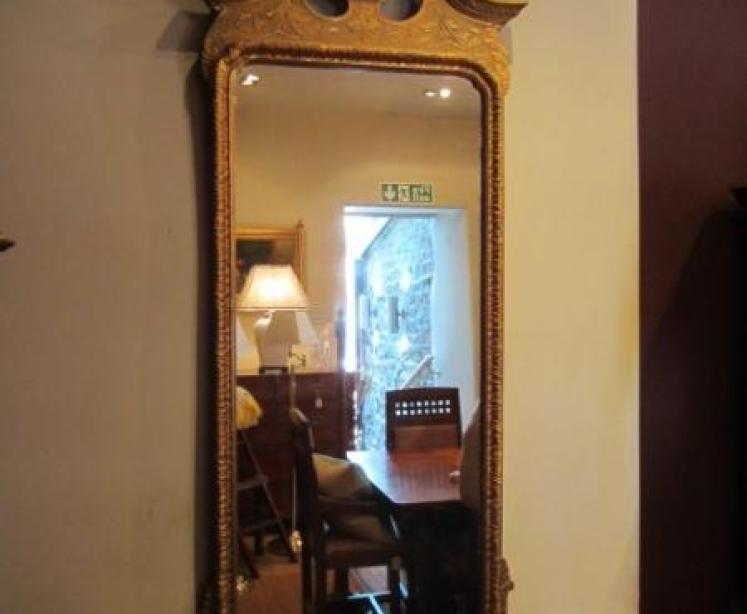 Superb Early Victorian Timber Gilt Wall Mirror - Image 1