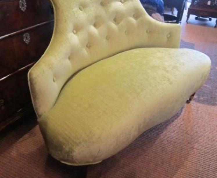 Superb Victorian Velvet Serpentine Fronted Sofa - Image 2