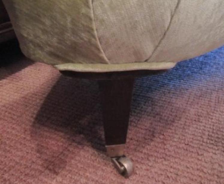 Superb Victorian Velvet Serpentine Fronted Sofa - Image 3