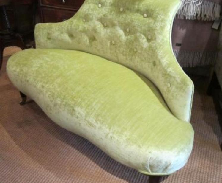 Superb Victorian Velvet Serpentine Fronted Sofa - Image 5