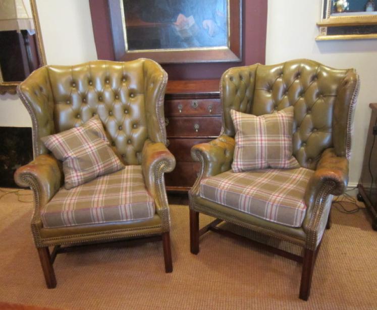 Superb Pair of Edwardian Leather Buttoned Wing Armchairs - Image 1