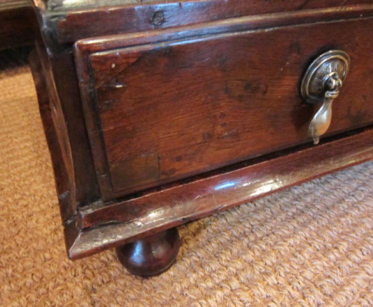 Small William & Mary Period Oak Coffer Bach - Image 3