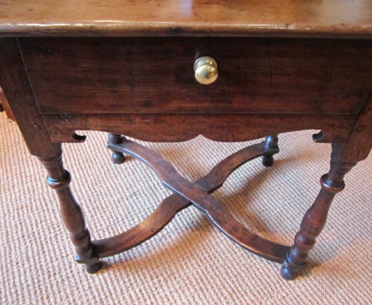 Superb William & Mary Period Oak Lowboy - Image 3