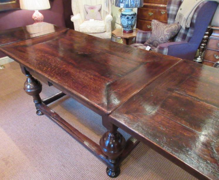 Stunning William & Mary Period Extending Refectory Table - Image 4