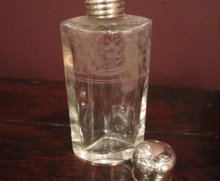 Exquisite Art Nouveau Silver Three Bottle Scent Set - Image 4