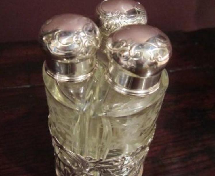Exquisite Art Nouveau Silver Three Bottle Scent Set - Image 5